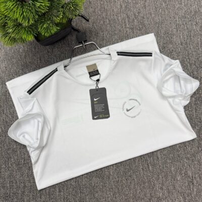 Mash Design Tshirt (White) Nike